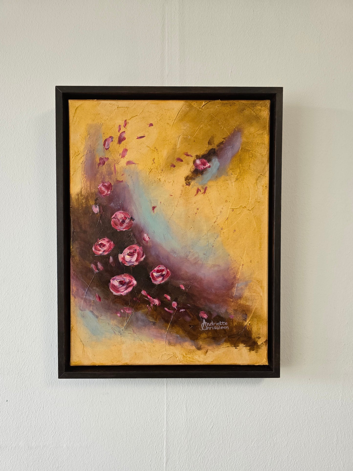 GOLDEN PETALS | 30X40CM | FRAMED CANVAS